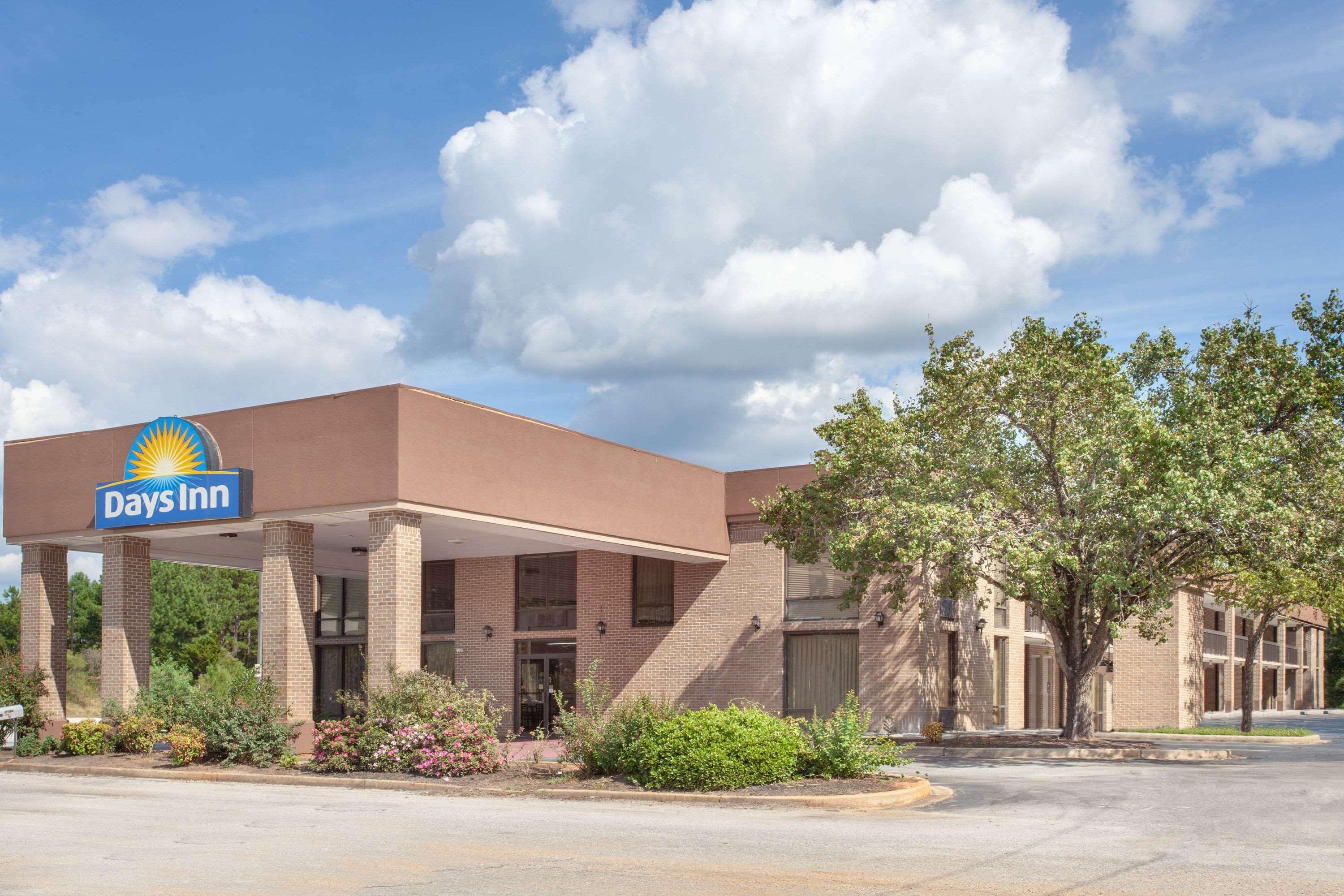 Days Inn By Wyndham Clinton - Laurens I-26 Exterior photo